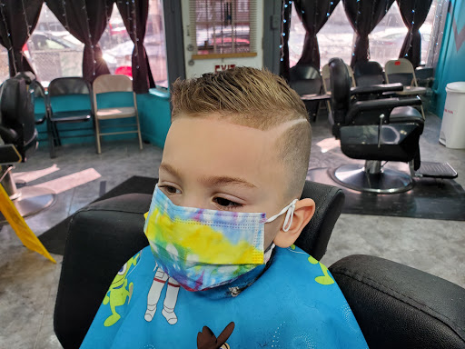 Barber Shop «Los Bambinos Barbershop», reviews and photos, 428 New Britain Ave, Hartford, CT 06106, USA