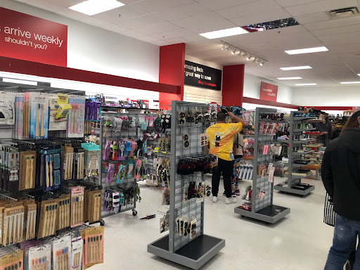 Department Store «T.J. Maxx & HomeGoods», reviews and photos, 105 Middlesex Ave, Somerville, MA 02145, USA