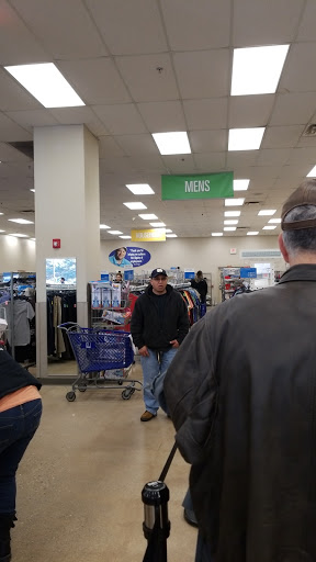 Thrift Store «Goodwill Store & Donation Center», reviews and photos, 675 W North Ave, Elmhurst, IL 60126, USA