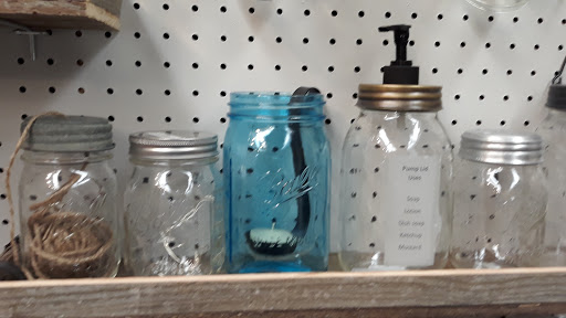 Antique Store «Logan Village Mall», reviews and photos, 977 Logan St, Noblesville, IN 46060, USA