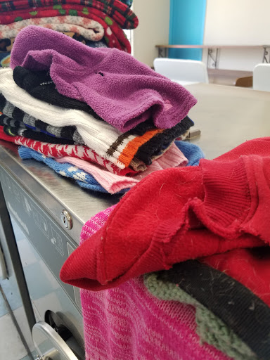 Dry Cleaner «Dana Laundromat», reviews and photos, 2622 E Douglas Ave, Wichita, KS 67214, USA