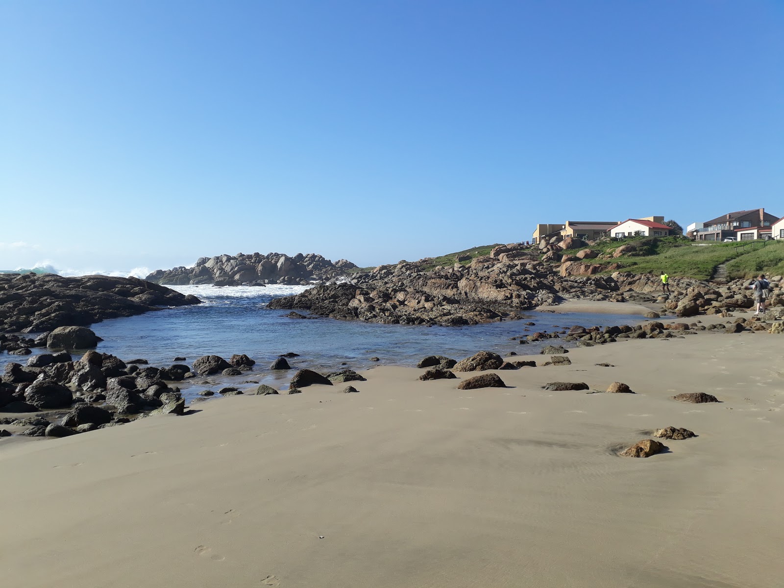 Photo of Glenmore beach with partly clean level of cleanliness