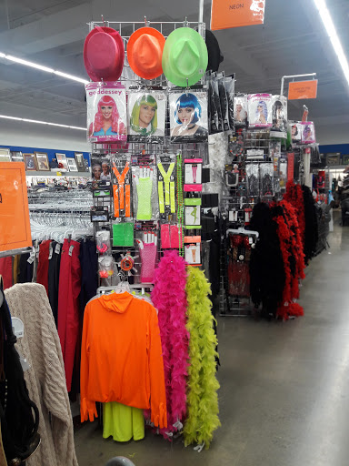 Thrift Store «Goodwill», reviews and photos, 2040 Alta Arden Expy, Sacramento, CA 95825, USA