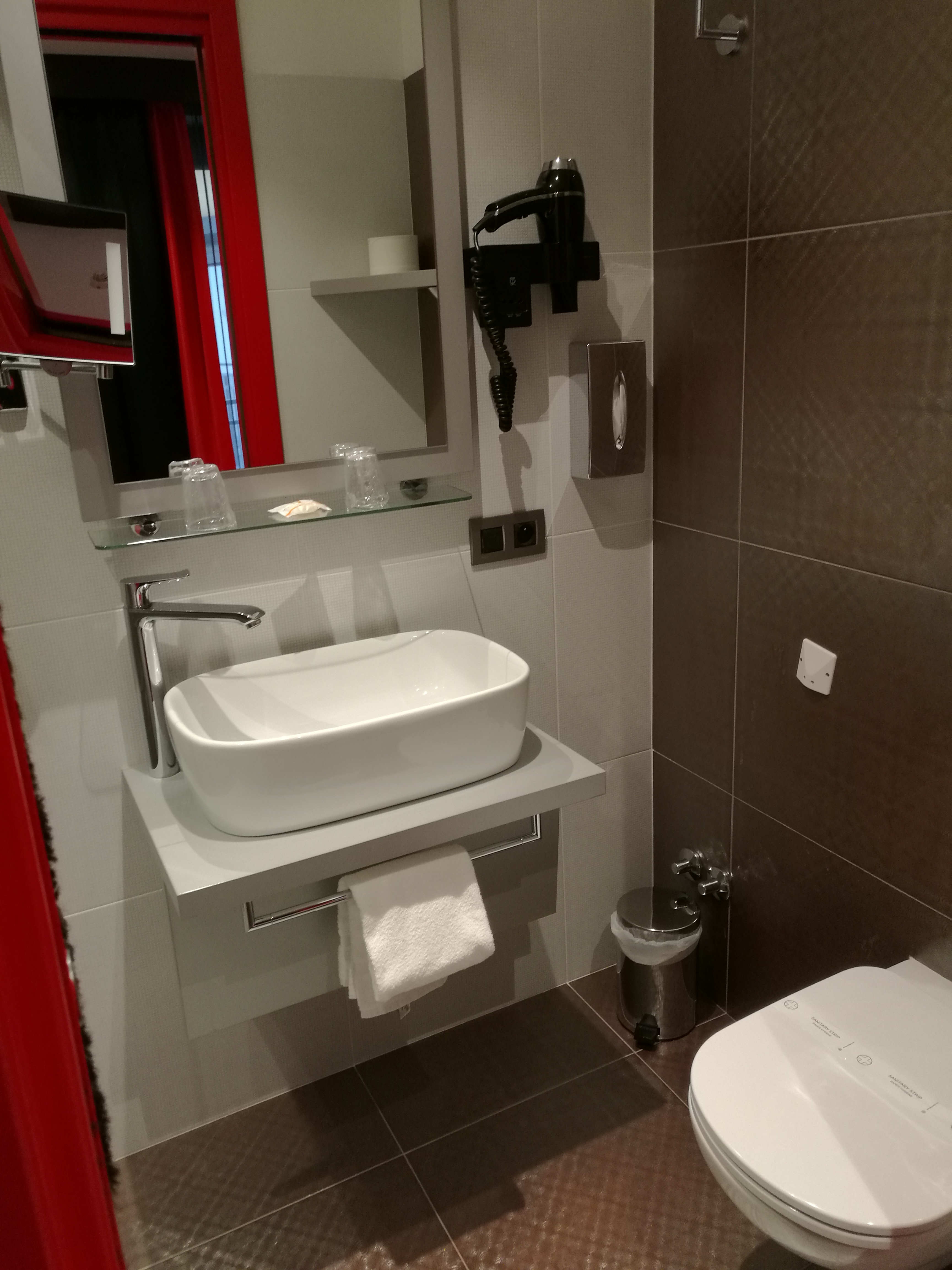 Photo n° 1 de l'avis de ILHAM.A fait le 08/03/2018 à 00:52