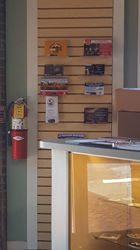 Running Store «Big Peach Running Co - Decatur», reviews and photos, 114 E Trinity Pl, Decatur, GA 30030, USA