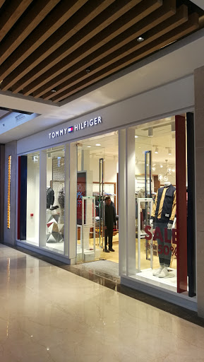 Tommy Hilfiger