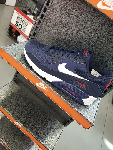 Shoe Store «WSS», reviews and photos, 104 W Foothill Blvd, Rialto, CA 92376, USA