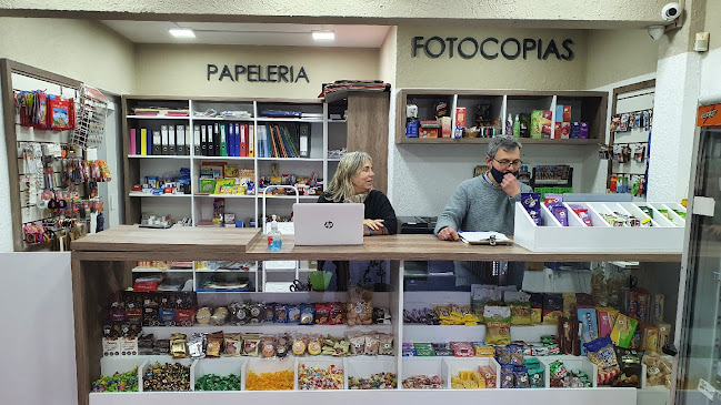 La Farola Papeleria Maxikiosco & Re-nova-T Second Hand Store