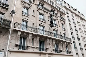 C.O.Q Hotel Paris image