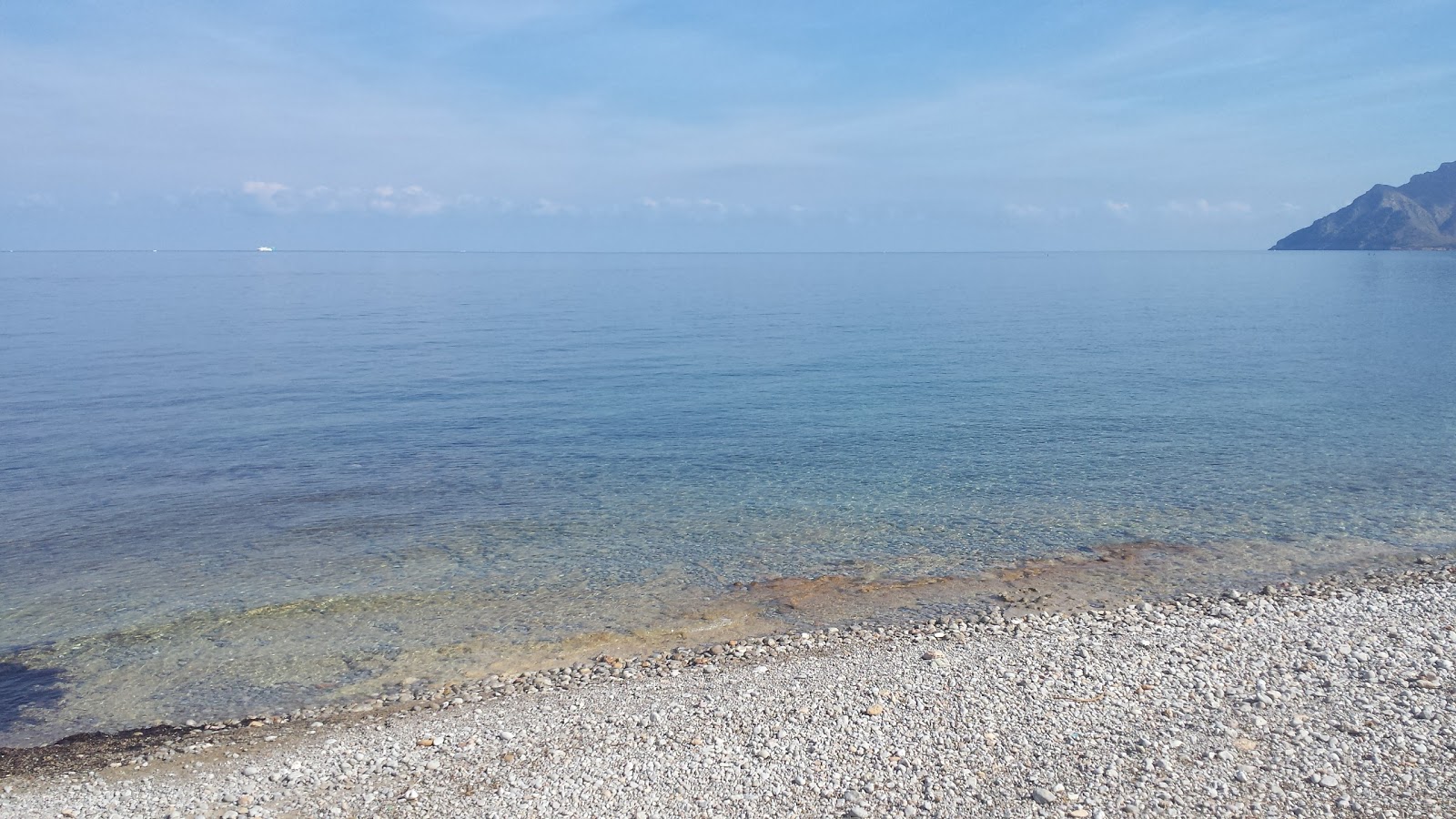 Calo des Parral'in fotoğrafı düz bir kıyı şeridi ile birlikte