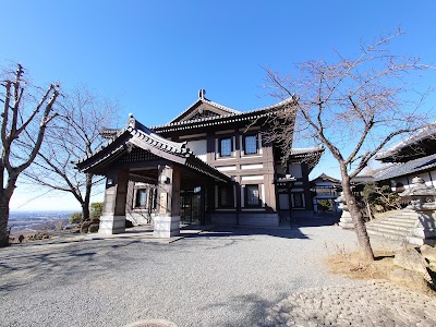 奥の院