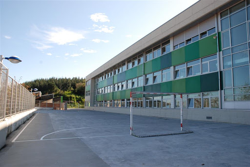 Colegio Público Luzaro en Deba