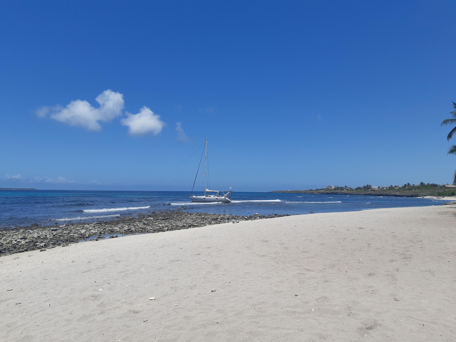 Foto van Caleta beach met gemiddeld niveau van netheid