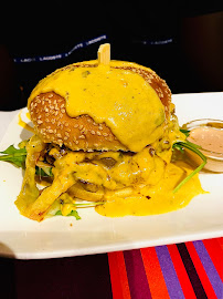 Sandwich au poulet du Restaurant de hamburgers Le Lys d'Or - Burger & Bar à Cocktails à Mantes-la-Jolie - n°4