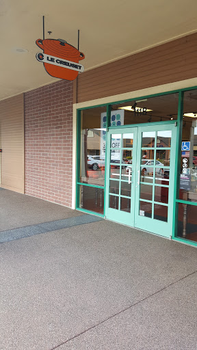 Le Creuset, 111 Nut Tree Rd b, Vacaville, CA 95687, USA, 