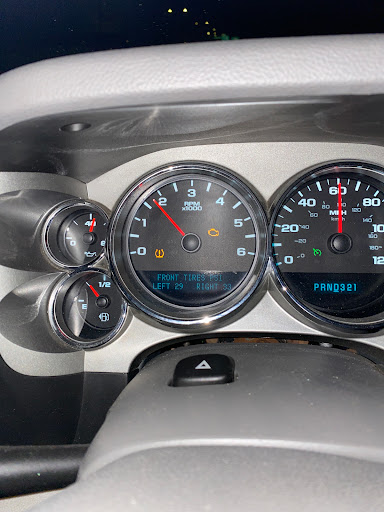 Tire Shop «Discount Tire Store - Brooklyn Center, MN», reviews and photos, 1450 Shingle Creek Pkwy, Brooklyn Center, MN 55430, USA