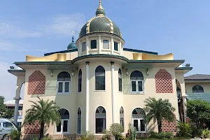 Al-Istiqamah Mosque image