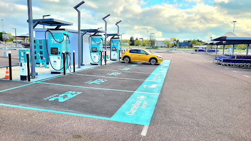 Borne de recharge de véhicules électriques Allego Station de recharge Barentin