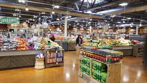 Grocery Store «Fresh Thyme Farmers Market - Kenosha», reviews and photos, 7100 Green Bay Rd, Kenosha, WI 53142, USA