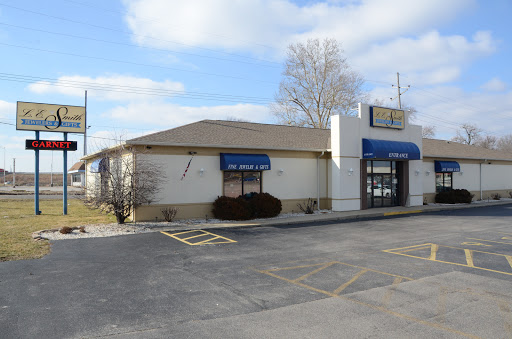 Jewelry Store «L E Smith Family Jewelers», reviews and photos, 9501 Collinsville Rd, Collinsville, IL 62234, USA