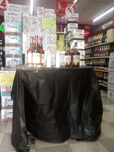 Liquor Store «Foremost Liquors», reviews and photos, 6015 N Lincoln Ave, Chicago, IL 60659, USA