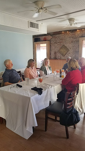 Eclectic Restaurant «Riverboat Landing», reviews and photos, 2 Market St, Wilmington, NC 28401, USA