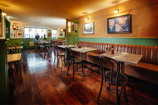 Cobbler's Bar & Courtyard