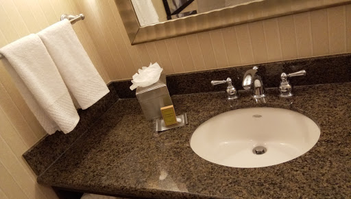 Hotel «DoubleTree by Hilton Hotel Syracuse», reviews and photos, 6301 NY-298, East Syracuse, NY 13057, USA