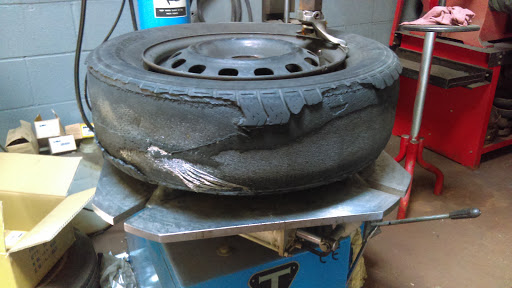 Auto Repair Shop «Meineke Car Care Center», reviews and photos, 665 Broad St, New London, CT 06320, USA