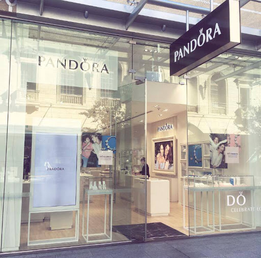 Pandora Adelaide Central Plaza