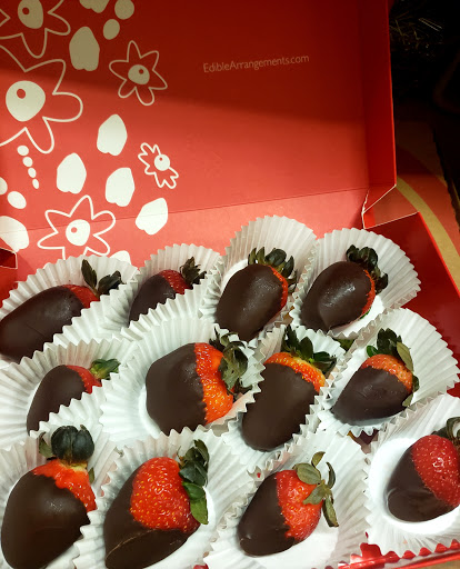 Gift Shop «Edible Arrangements - 557», reviews and photos, 2833 W Ridge Rd, Greece, NY 14626, USA