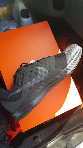 Sporting Goods Store «Big 5 Sporting Goods - Hillsboro», reviews and photos, 1500 SE 21st Ave, Hillsboro, OR 97123, USA