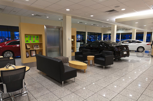 Ford Dealer «Holmes Tuttle Ford Auto Mall Tucson», reviews and photos, 660 W Auto Mall Dr, Tucson, AZ 85705, USA