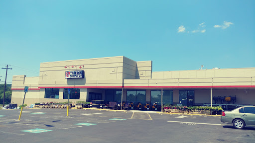 Home Improvement Store «Tractor Supply Co.», reviews and photos, 1503 E Main St, Waynesboro, PA 17268, USA