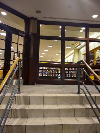 Book Store «Barnes & Noble», reviews and photos, 230 Main St, White Plains, NY 10601, USA