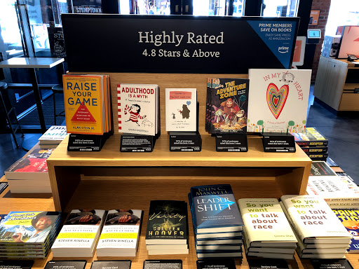 Book Store «Amazon Books», reviews and photos, 3441 N Southport Ave, Chicago, IL 60657, USA