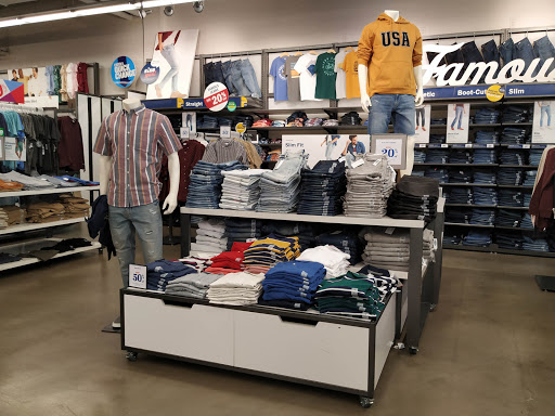Clothing Store «Old Navy», reviews and photos, 7 Backus Ave, Danbury, CT 06810, USA