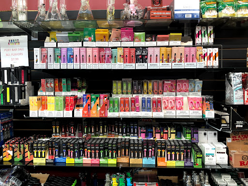 Tobacco Shop «Sky High Smoke Shop», reviews and photos, 19801 NW 27th Ave, Miami Gardens, FL 33056, USA