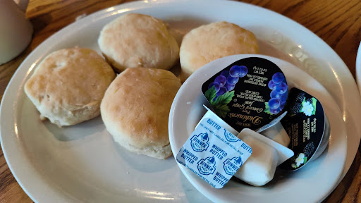 American Restaurant «Cracker Barrel Old Country Store», reviews and photos, 2920 Hospitality St, Tallahassee, FL 32303, USA