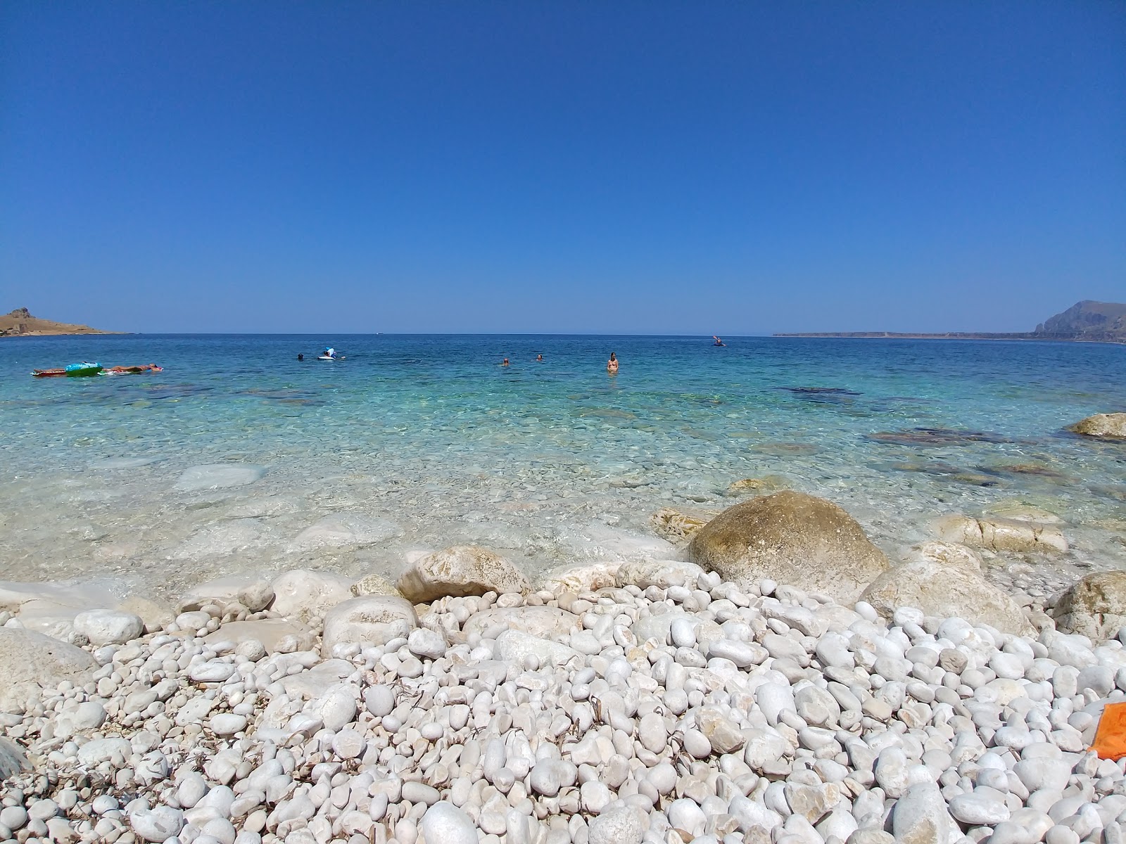 Fotografie cu Cuticle Mario cu golfuri mici