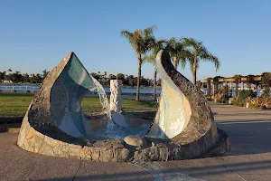 Glorietta Bay Park Promenade image