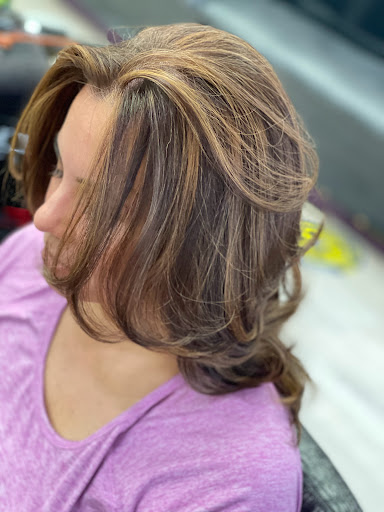 Beauty Salon «Mary Dominican Beauty Salon», reviews and photos, 736 Broadway, Newark, NJ 07104, USA