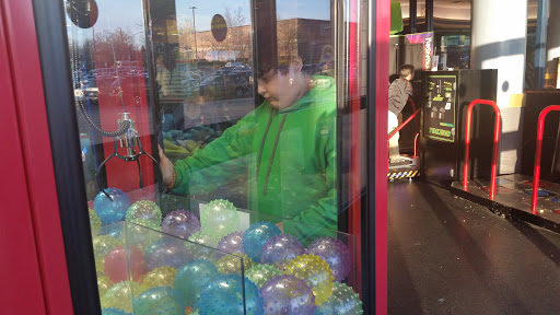 Movie Theater «AMC Clifton Commons 16», reviews and photos, 405 NJ-3, Clifton, NJ 07014, USA