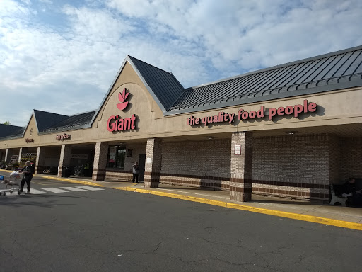 Grocery Store «Giant», reviews and photos, 61 Catoctin Cir NE, Leesburg, VA 20176, USA