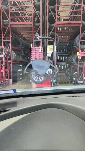 Tire Shop «Discount Tire Store - Lewisville, TX», reviews and photos, 2385 S Stemmons Fwy, Lewisville, TX 75067, USA