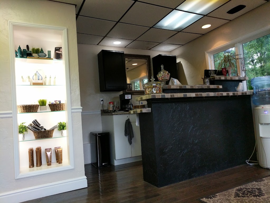 Salon Eleven Fifty Four 16059