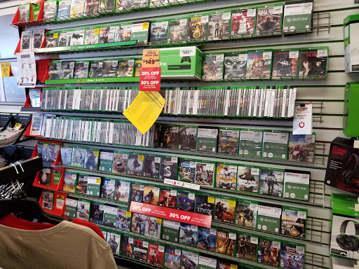 Video Game Store «GameStop», reviews and photos, 1867 Southfield Rd, Lincoln Park, MI 48146, USA