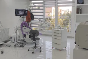 Dr sara roghani dental office image