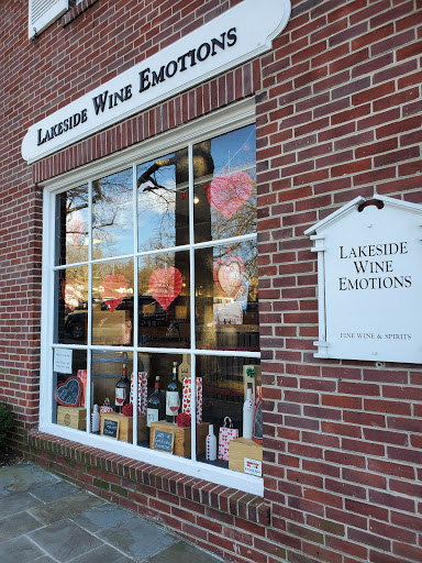 Lake Side Emotions - Wine boutique -, 113 Main St, Stony Brook, NY 11790, USA, 