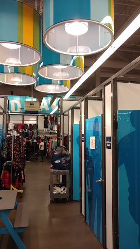 Clothing Store «Old Navy», reviews and photos, 8 Allstate Rd, Boston, MA 02125, USA